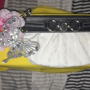 NWOT White and black wrislet